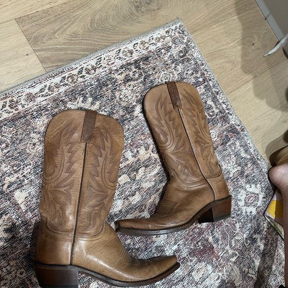 8.5 Lucchese tan Boots - Picture 5 of 10